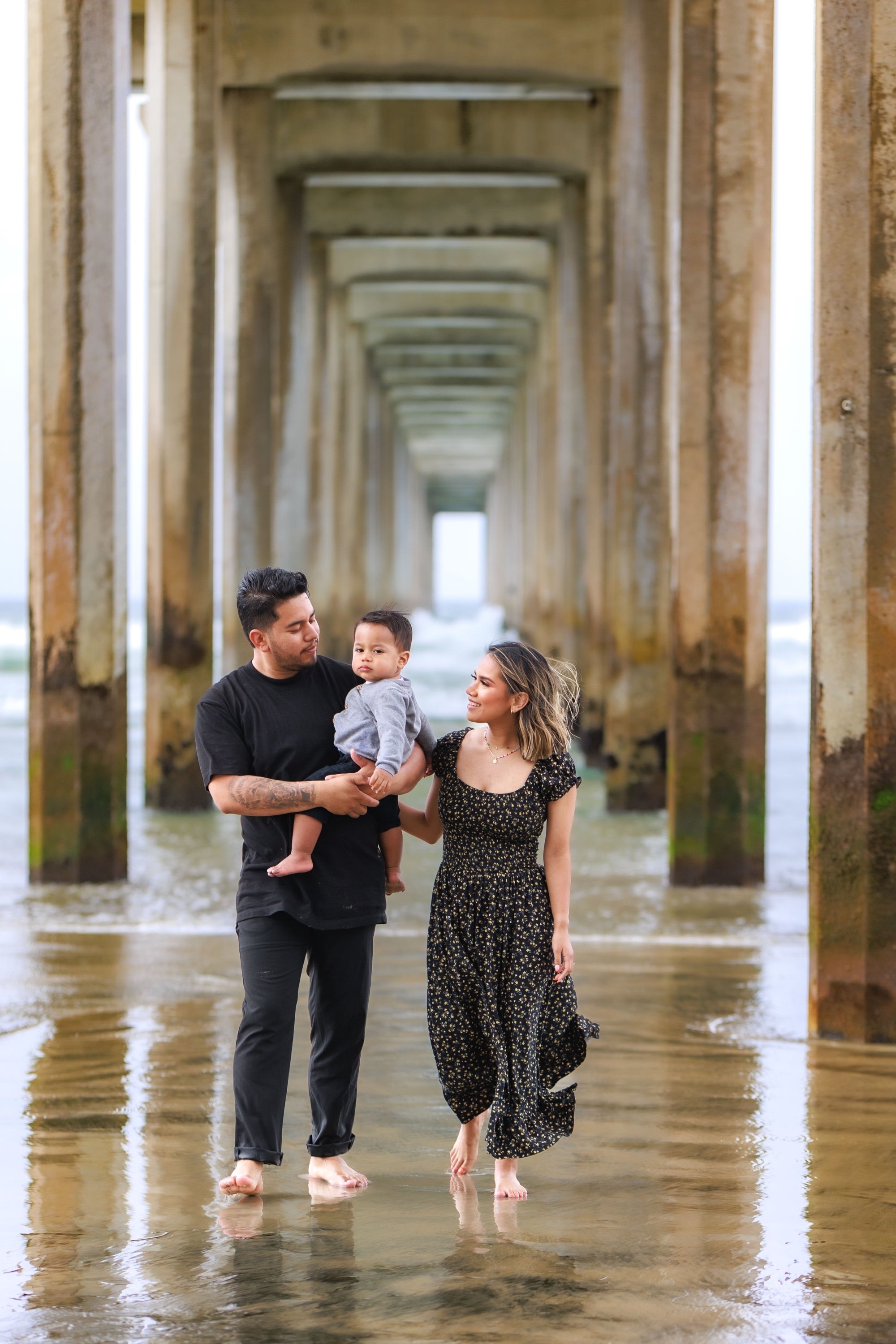 carousel-hero-element image-0